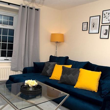 Xb Property - Comfy House Perfect For Families Contractors Relocators West Bromwich Exterior photo