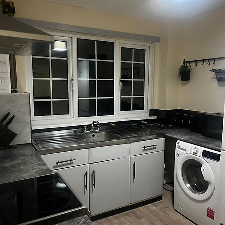 Xb Property - Comfy House Perfect For Families Contractors Relocators West Bromwich Exterior photo